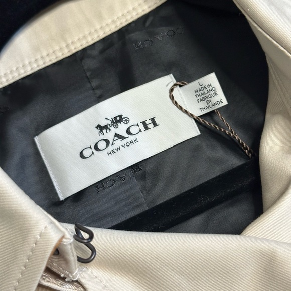 NWOT Coach Modern Short Trench Large - Picture 6 of 6